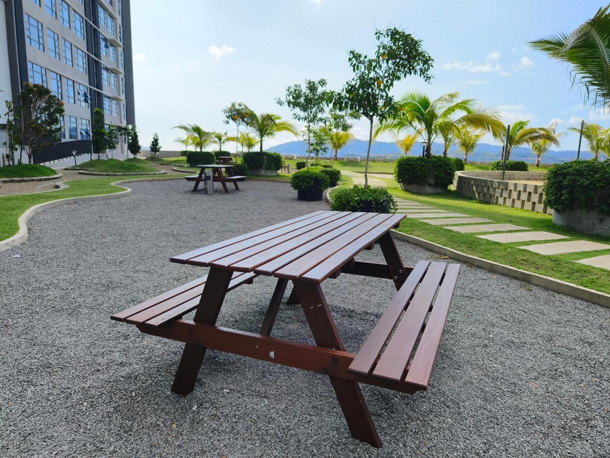 Just Chillin Jq Seaview Apartment Kota Kinabalu Exterior photo